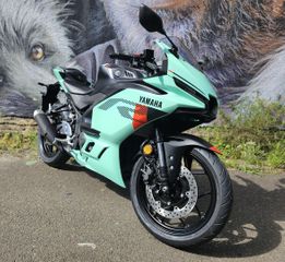2026  Yamaha YZF-R3 (Black) New Motorbike Thumbnail