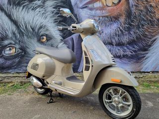 2025  Vespa GTS 300 Classic New Motorbike Thumbnail