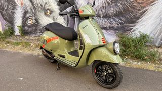 2025  Vespa GTV 300 (Green) New Motorbike Thumbnail