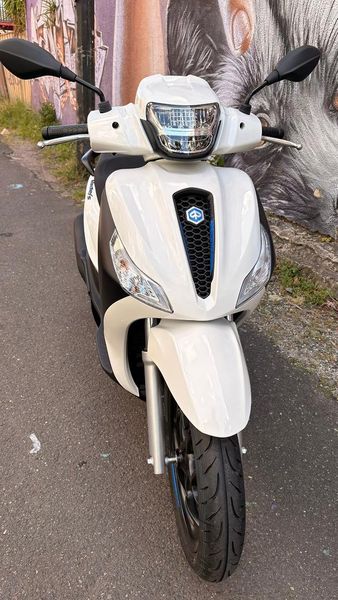 2025 Piaggio Medley 150 S Photo 6