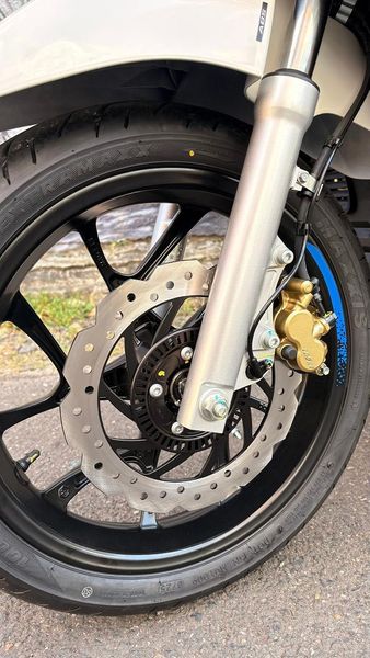 2025 Piaggio Medley 150 S Photo 11