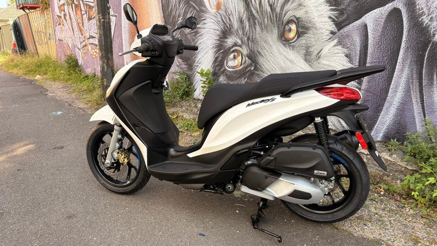 2025 Piaggio Medley 150 S Photo 2