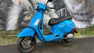 2025  Vespa GTS 300 Super Sport (Blue) New Motorbike Thumbnail