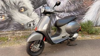 2025  Vespa GTS 300 Super Sport (Grey) New Motorbike Thumbnail