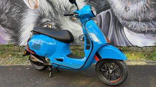 2025  Vespa GTS 300 Super Sport (Blue) New Motorbike Thumbnail