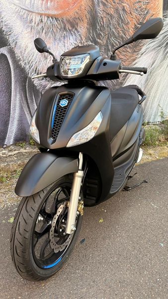 2025 Piaggio Medley 150 S Photo 3